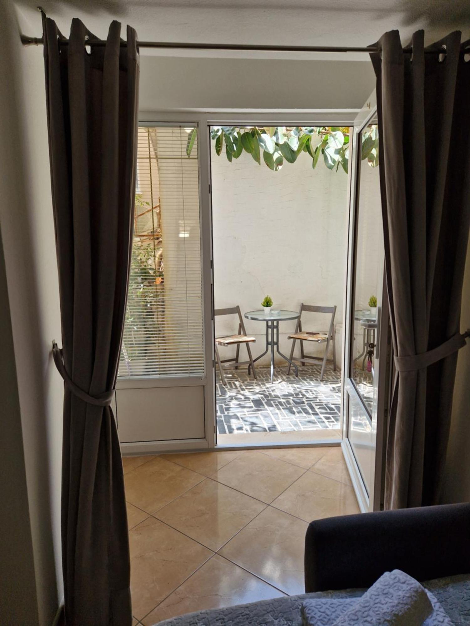 Zana Apartment *