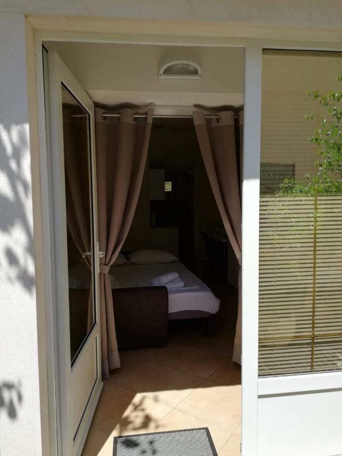 Zana Apartment *