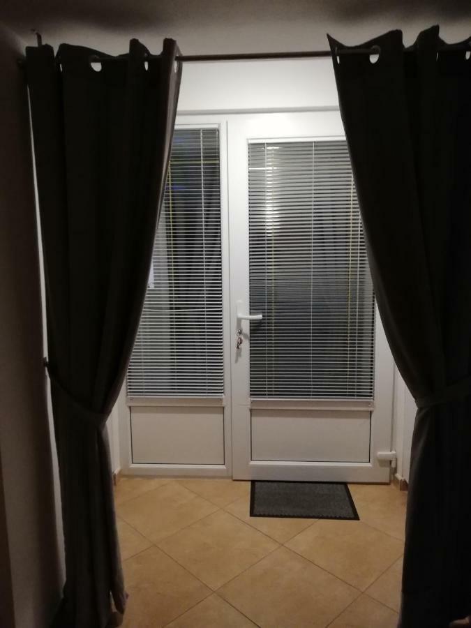 Zana Apartment